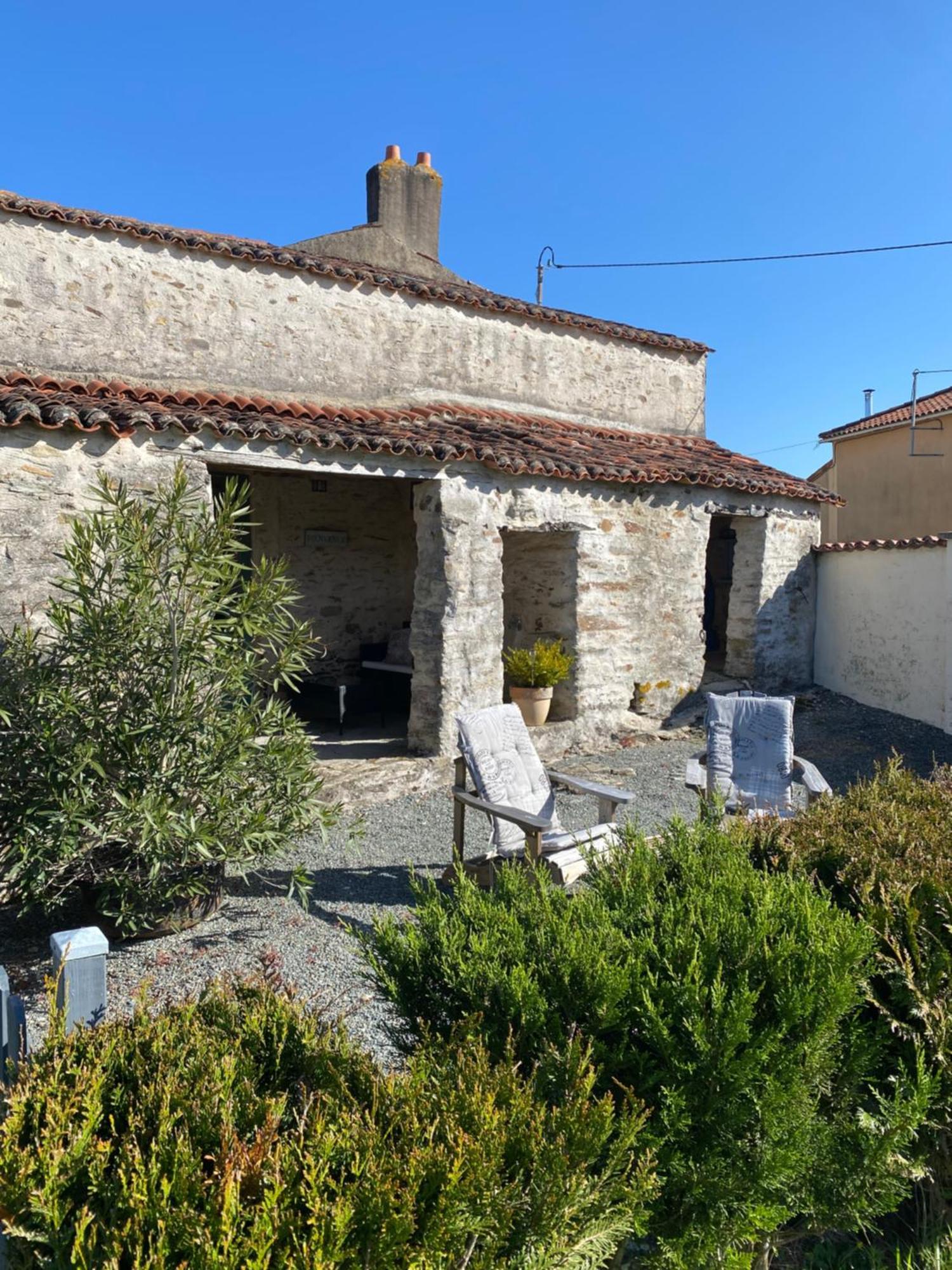 Les Puvinieres Pension Breuil-Barret Buitenkant foto